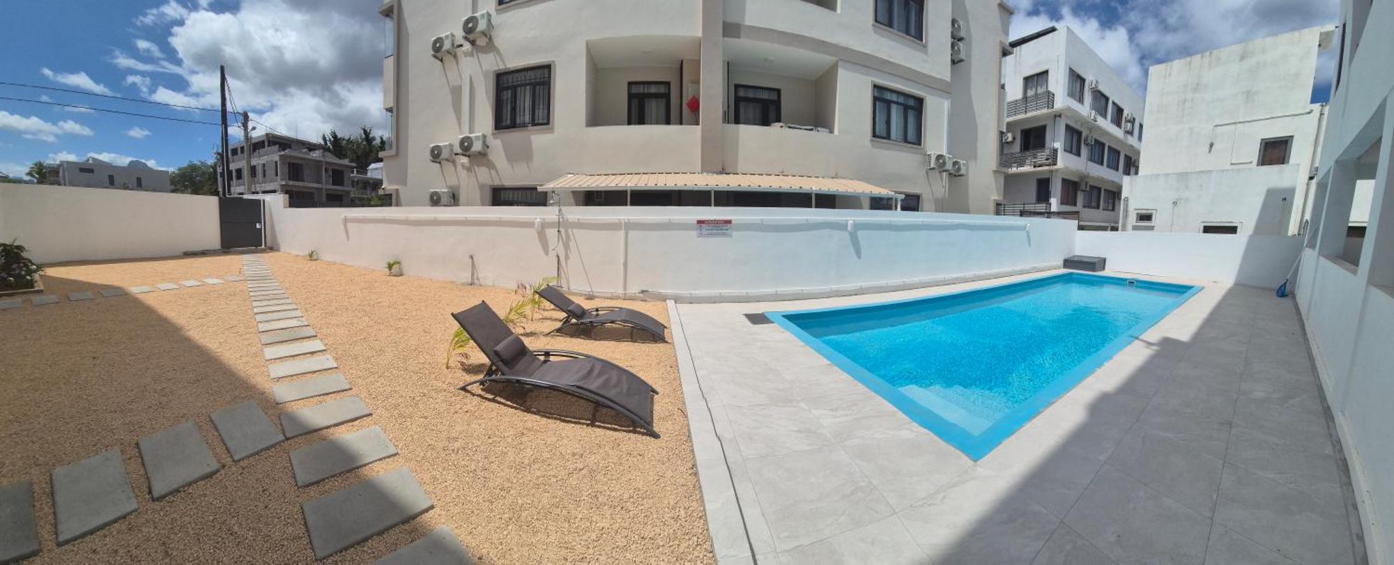 Skyview Apartment- Rooftop Penthouse With Sunset & Sea Views Flic en Flac Exterior foto